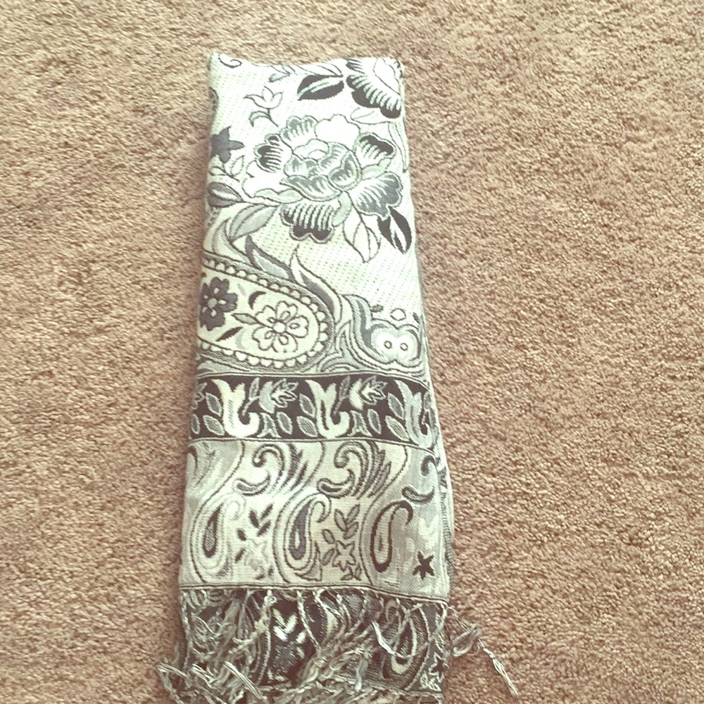 Black and  silver scarve